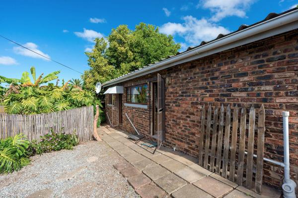 5 Bedroom Property for Sale in Denneoord Western Cape